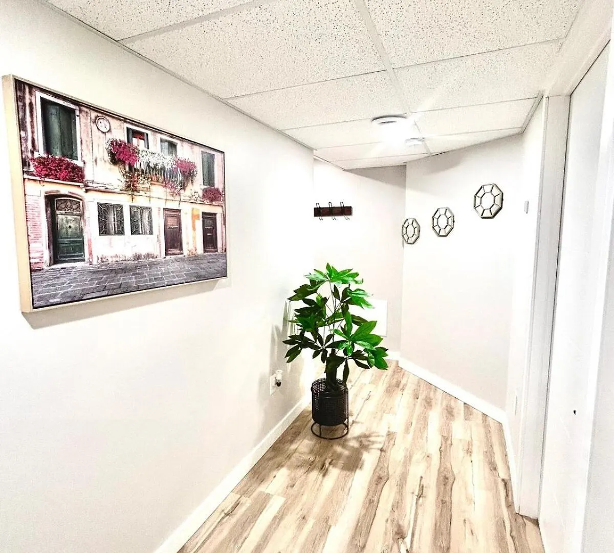 Upscale Haven Apartment Winnipeg Canada