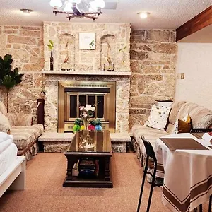  Holiday home Entire Cozy Basement Studio In South Transcona